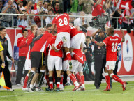 Fussball Schweiz - Liechtenstein Jubelnde Schweizer Bank 