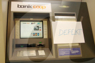 Defekter Bankautomat der Coop-Bank
