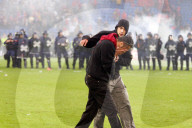 Super League 2005/06: FC Basel - FC Zürich; Verletzter Basler Hooligan, Polizeigrenadiere