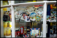 FEATURE - Royal Wedding: Kitsch und Souvenirs