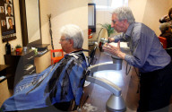 Kunde im Friseursalon 