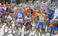 Rennfahrer mit Alessandro Petacchi am Start   2.Etappe Bayern-Rundfahrt