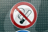 Verbotstafel: Rauchen verboten, Rauchverbot, 2004