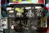 Vandalismus beschmierte Briefkaesten Graffiti