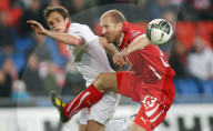 Andy King gegen Stephane Grichting 