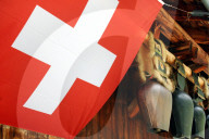 Flagge und Kuhglocken