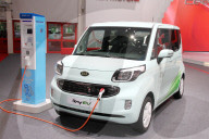 Kia Ray EV / Ladestation  Automobilsalon Genf