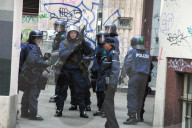Uefa-Cup 2004/05: FC Basel - Feyenoord; Die Basler Polizei vor dem Einsatz