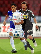 Fussball  Gonzalo Zarate gegen Elsad Zverotic 