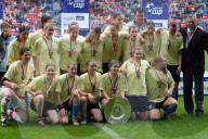 Frauen Cupfinal 2005: Luwin.ch - SC Seebach; Jubelnde Luwin.ch-Spielerinnen