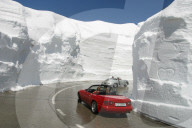 Schneewand auf dem Gotthard, 2005