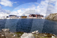 SEE BERGSEE ALPENPASS PASSSTRASSE PASS WASSER NATUR KANTON WALLIS  POSTAUTO