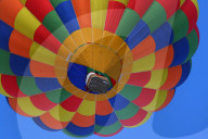 Migros Ballon am blauen Himmel