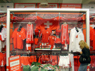 Schweizer Fan-Artikel für die Fussball-WM in Deutschland, 2006