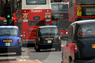 Taxis und Doppeldeckerbusse  London UK