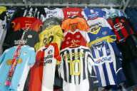 Fussballleibchen diverser Spieler 