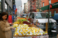 Strassenhaendler Markt in Chinatown New York