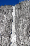 Sesselbahn in einer Waldschneise, Hasliberg, 2005