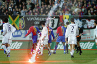 Super League 2003/04: FC Zürich - FC Basel; Leuchtpetarde auf dem Platz