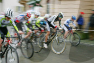Radquer  Andri Frischknecht beim Start 