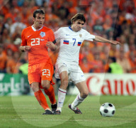 Fussball Euro 2008 Niederlande - Russland Rafael van der Vaart gegen Dmitri Torbinski