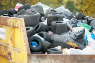 Kart Reifen im Abfall