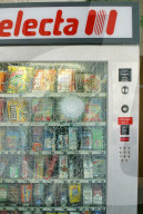 Selecta Warenautomat mit kaputte Scheibe