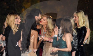 PEOPLE - Cannes: Promis feiern an der AmFar Gala 