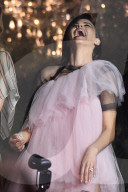 PEOPLE - Cannes: Promis feiern an der AmFar Gala 