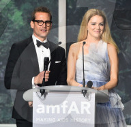 PEOPLE - Cannes: Promis feiern an der AmFar Gala 
