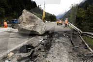 Gurtnellen, A2, Aufräumearbeiten nach Felssturz; 2006