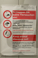 Präventionsschild für Flugreisende, Warnung vor Vogelgrippe, 2005