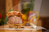 PORTRAIT - FOOD: Max's Sandwich Shop in London