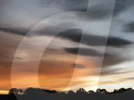ABENDSTIMMUNG, HIMMEL, WOLKEN IN NSHAMBA