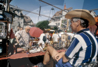 BILDER DER STADT ST. GALLEN, FLOHMARKT AUF DEM GALLUS PLATZ