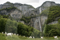DIE GEOGRAPHEN, SCHWICK UND SPICHTIG BEIM GROESSETN WASSERFALL, DER SEERENBACHFAELLE DER SCHWEIZ