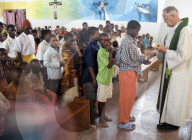 SONNTAGSMESSE IN DER KIRCHE UWEMBA