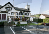 Parkplatz vor dem Restaurant Rössli, 2006