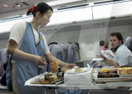 BUISNESS CLASS FLUG MIT EMIRATES INTERNATIONAL AIRLINES