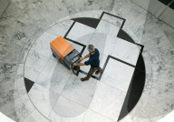 Reinigung des Bodens im Weiterbildungszentrum Holzweid, HSG St. Gallen 2004