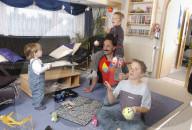 Johannes Muntwyler mit seinen Kindern 2004