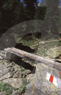 Bergwanderweg im Val da Camp, Holzbrücke