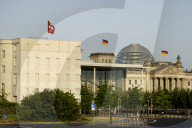 Schweizer Botschaft und Reichstagsgebäude Berlin 2008