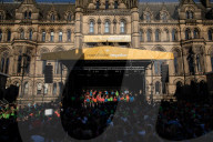 NEWS - Manchester: Gedenken der Opfer des Terroranschlags vor einem Jahr