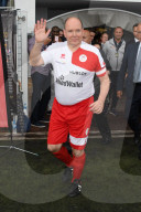 PEOPLE - Prinz Albert von Monaco spielt Fussball an einem Wohltätigkeitsspiel