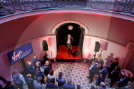 NEWS - Sir Richard Branson feiert seine Virgin Hotels in Edinburgh