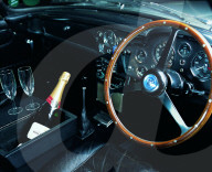 FEATURE - Der Aston Martin DB5 von James Bond aus 'Goldeneye' wird versteigert