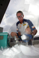 FEATURE - Eis zur Motorkühlung im Rennsport