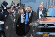 NEWS - New York: Harvey Weinstein stellt sich der Polizei