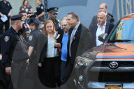 NEWS - New York: Harvey Weinstein stellt sich der Polizei